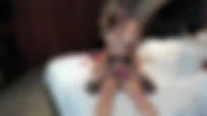 Je chevauche la bite de blake jusqu'à ce qu'il souffle une charge.