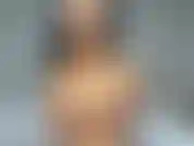 Je joue avec mes énormes seins en 4k.