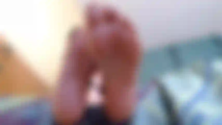 Je pompe et je paie pour mes pieds parfaits.