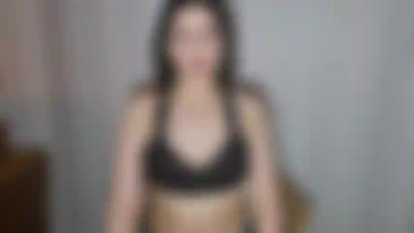 Ce n'est pas un joi : ce pov ne ressemble à aucun autre ! Je te passe par l'habitude quand il s'agit de joi mais je ne te laisse jamais toucher. Ça se termine même par un 'compte à rebours'. Une idée créative un peu diabolique et très sexy qui vient de me venir. Je suis tellement fière de celle-ci !