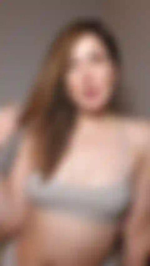 Avc pour moi : comprend une description détaillée de la façon dont j'aimerais que vous agissiez pour moi et de la façon dont vous me serviriez. Se termine par un compte à rebours. Toute la vidéo est tournée avec un contact visuel intense.