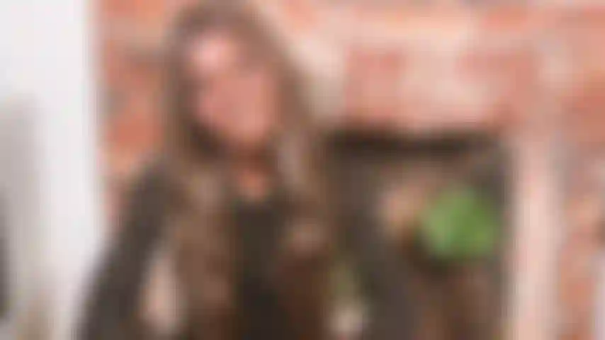 You beg and beg for me to lock you, but are you ready for that type of commitment? Can you handle my teasing? Can you please me without ever receiving in return? Are you ready to fully submit to Goddess? Goddess wants you to beg for it! Show her that you're serious! Give it your all and she will lock you away!