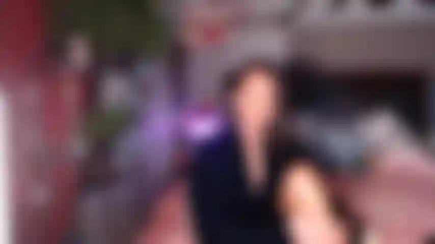 Déesse qui hydrate la peau lentement et sensuellement.