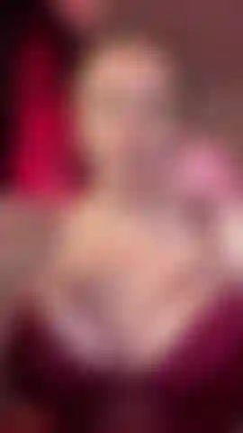 J'adore l'edging pour mes seins doux, une expérience d'edging centrée sur mes tendres seins avec de nombreuses caresses douces et des pauses.#Bigboobs #bigtits #bignipples #curve #dirtytalk #worship #joi #licknipples #edge.