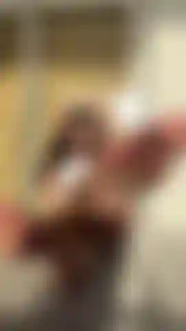 21. Pour mes esclaves de pied ! Mes orteils parfaits dans ta bouche. 3 Vidéos en 1 (à la maison, sur le balcon et à la piscine).