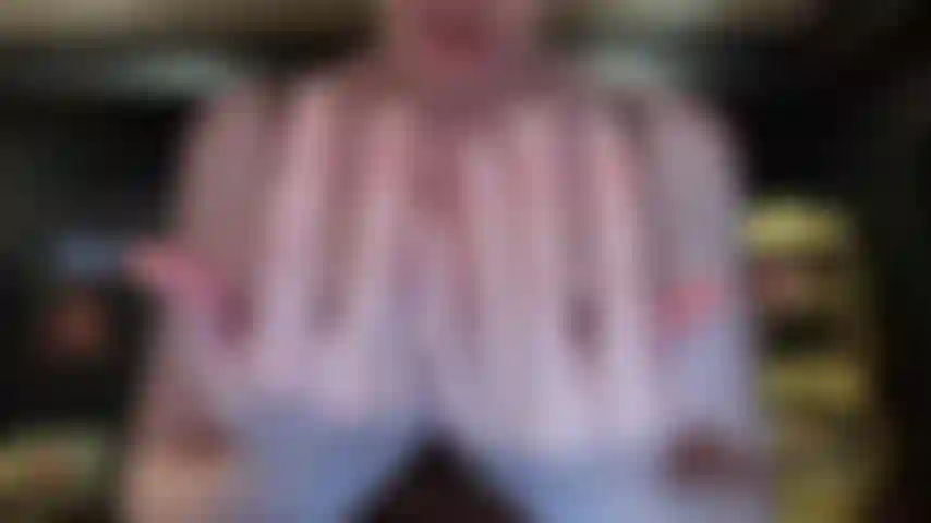 Jouis pour mes ongles acérés comme des rasoirs.