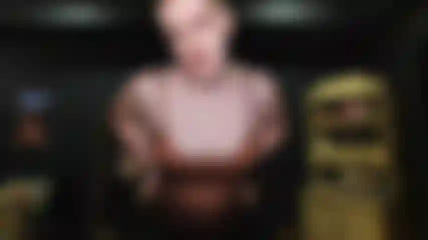 Je te salope - surprise en train de regarder des bites.