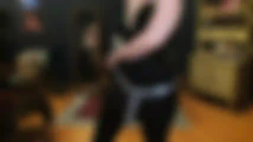 Suce-le et prends mon strapon.