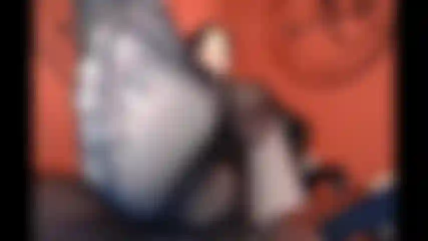 Adoration des pieds 2025 / joi : je suis ta déesse, tu es une branleuse accro aux pieds faibles, et tu ne peux pas te passer de moi et de mes pieds parfaitement formés, et de mes ongles de pieds. Je porte des collants noirs, pendant que tu adores mes pieds recouverts de nylon transparent.