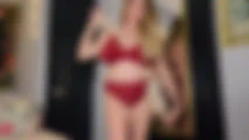 Feather tease/strip tease sans son.