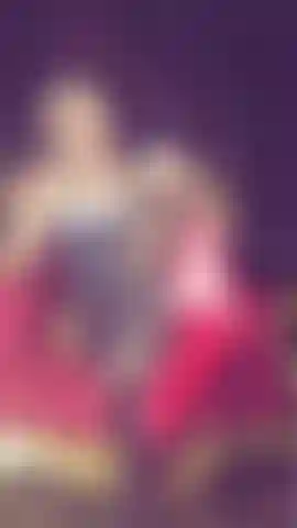 Sniff and worship your Queen