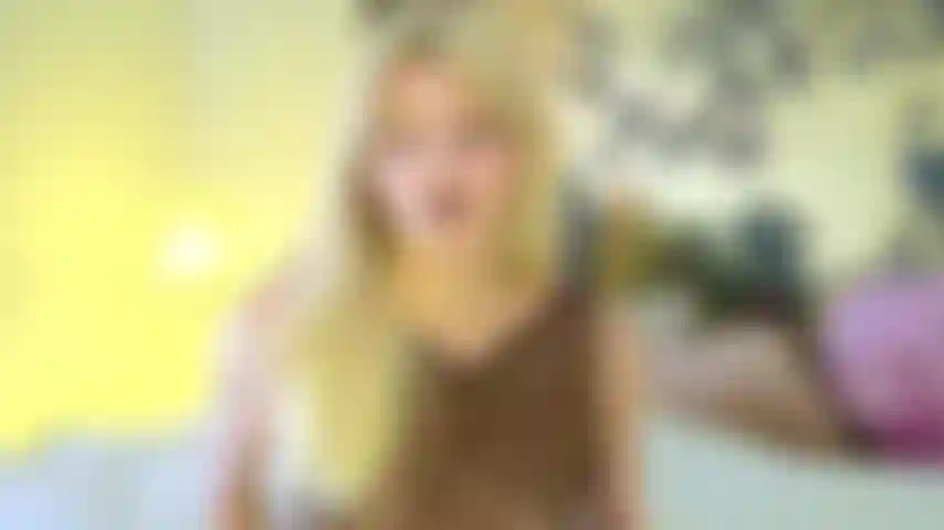 Quand tu me vois et entends ma douce voix, tu deviens paralysé, figé dans le temps. Plus tu me regardes, plus tu es enfermé, et je prends totalement le contrôle. Tu tombes si profondément amoureux de moi, et tu es contraint d'obéir et d'écouter chaque mot, chaque syllabe. Tu veux rester ainsi pour toujours, complètement sous mon emprise. Tu es piégé, il n'y a pas d'échappatoire, pas de retour en arrière, seulement un nouveau but et un nouveau chemin.