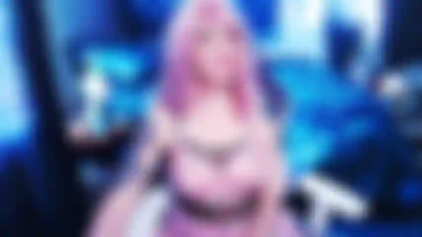 Je te taquine avec la chatte et le trou du cul tout en riant de ta petite bite !