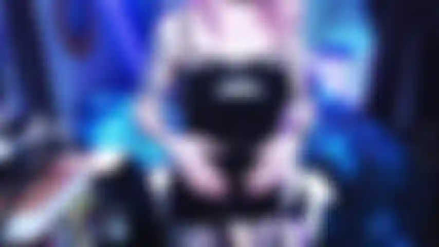 La déesse du latex te défonce le cul avec son gros strapon ! Goon pour moi !