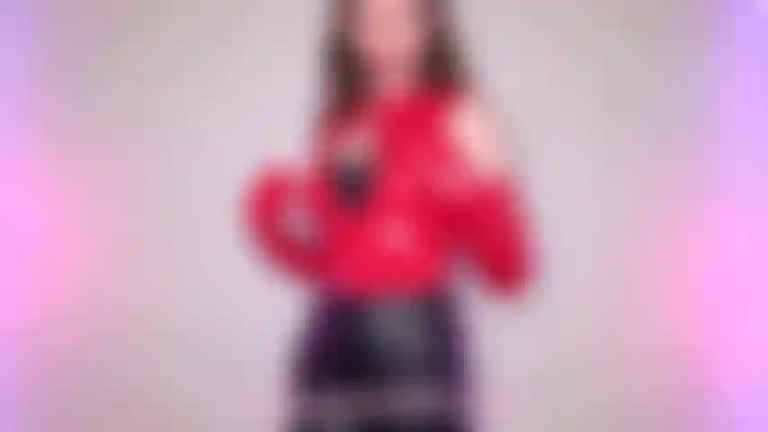 Joi aux aisselles poilues pour mes fosses entièrement naturelles, la déesse aux cheveux noirs vivien vous guide avec sa voix sexy.