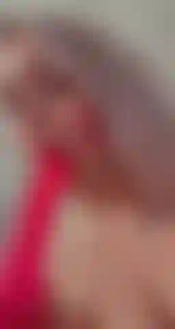 J'adore sucer mon gode puis baiser ma chatte avec.