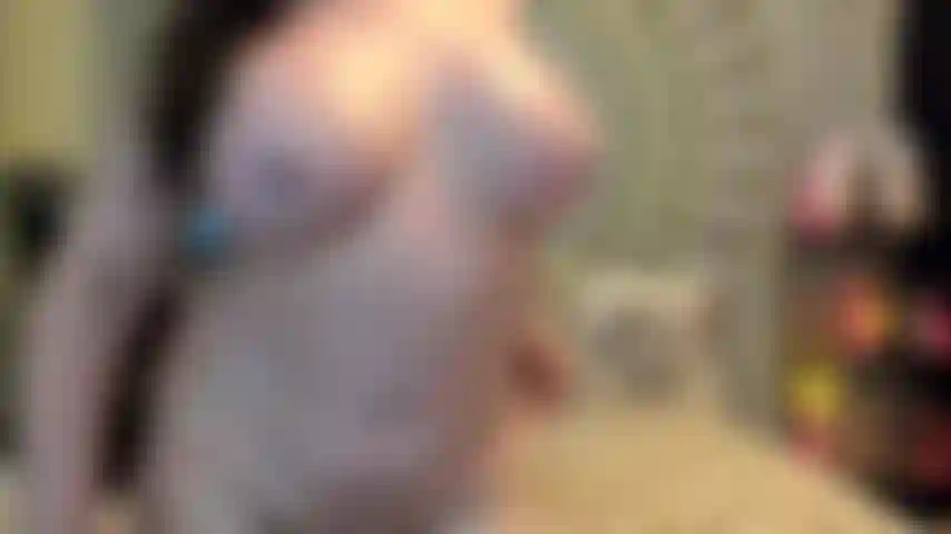 ( Gs.913) GoldieStar se produit dans un spectacle d'or - 10:59 minutes. Gros seins, gros cul, belle-fille, chatte poilue, éjacule, pieds nus, chatte écartée, anal, dp, godes tous blancs (17/03/2023).