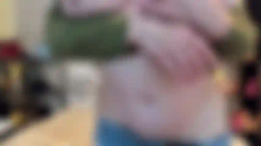 ( Gs.828) GoldieStar se produit dans un spectacle d'or - 10 minutes. Gilf, gros seins, gros cul, chatte poilue, pieds nus, squirting, anal, dp (27/11/2022).