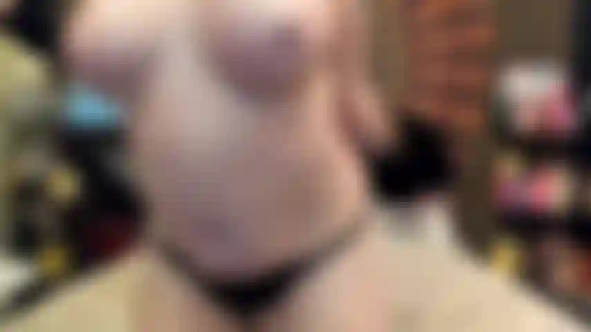 ( Gs.741) GoldieStar se produit dans un spectacle d'or - 9 minutes. Gros seins, pieds nus, belle-fille, chatte poilue, squirting, gros cul, gros gode rose, jouet anal interactif, anal, dp (27/08/2022).