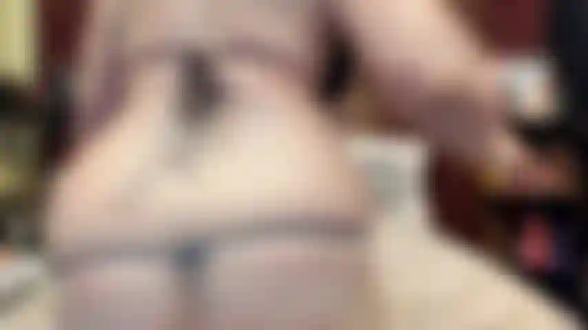 ( Gs.389) GoldieStar se produit dans un spectacle d'or. Roleplay (appelant tous les gars dans la pièce par leur nom...) 10:59 Minutes. Gros seins, milf, jouet interactif, squirting, chatte poilue, anal, dp, godes tous blancs (12/12/2021).