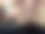 (25) GoldieStar joue avec sa chatte rose et gicle.