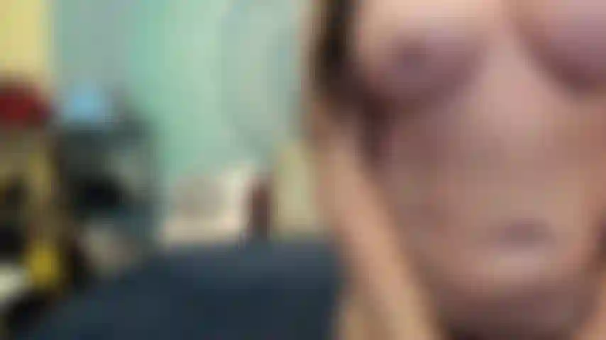 ( Gs.701) GoldieStar se produit dans un spectacle d'or - 10:01 minutes. Gilf, chatte poilue, gros seins, gros gode rose, pieds nus, squirting, anal, dp (12/08/2022).