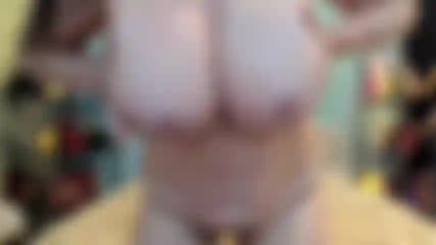 ( Gs.996) _ Maga_ GoldieStar se produit dans un spectacle d'or - 10 minutes. Chapeau maga, tous les godes blancs, anal, dp, gros seins, gros cul, gilf, chatte poilue, éjaculation féminine (11/09/2024).