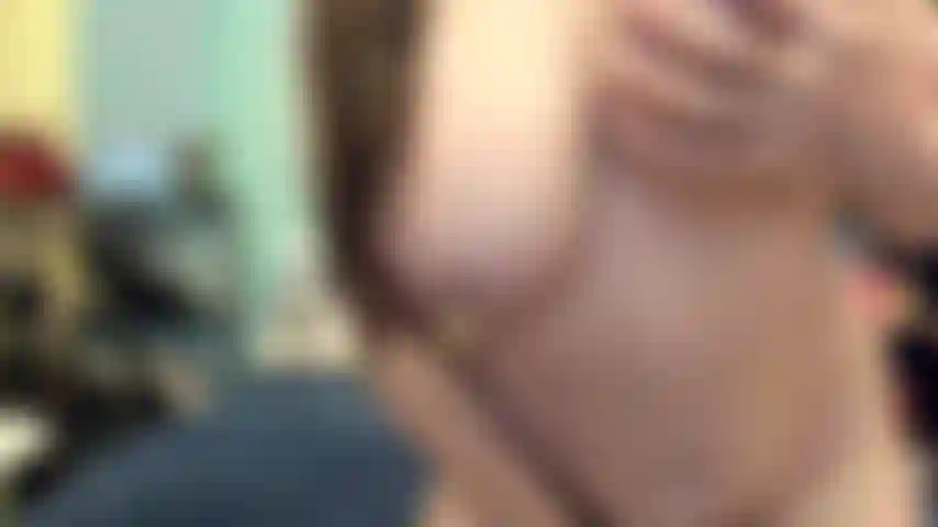 ( Gs.672) GoldieStar se produit dans un spectacle d'or - 11:01 minutes. Gros seins, belle-fille, chatte poilue, squirting, pieds nus, anal, dp, plug anal en verre (28/07/2022).