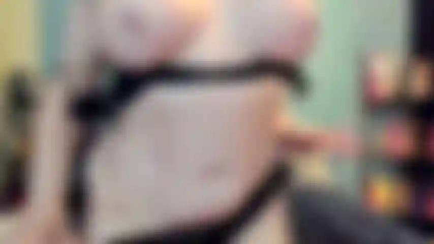 ( Gs.935) GoldieStar se produit dans un spectacle d'or - 6:59 minutes. Gros seins, gros cul, belle-fille, chatte poilue, pieds nus, chatte écartée (01/04/2023).