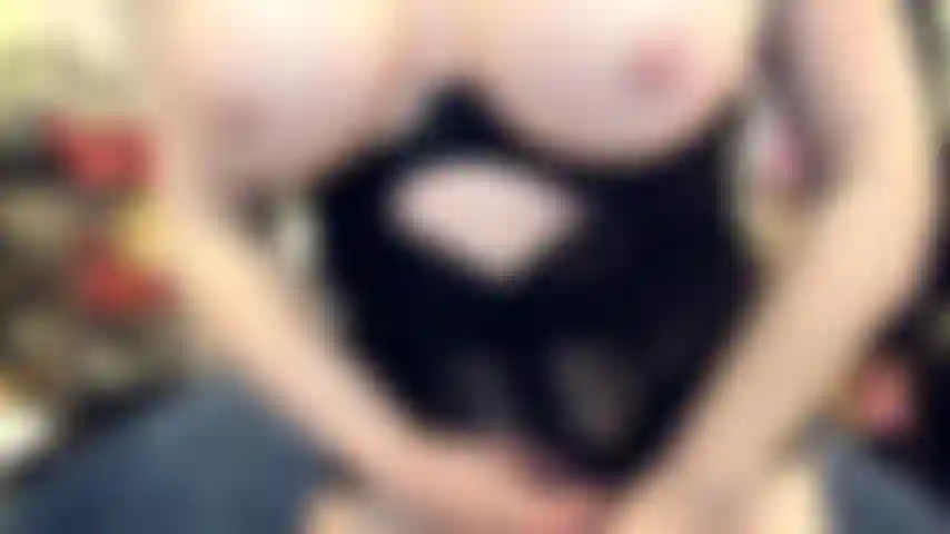 ( Gs.396) GoldieStar se produit dans un spectacle d'or. Roleplay (appelant tous les gars dans la pièce par leur nom...) 10:01 Minutes. Corset noir. Culotte, gros seins, milf, chatte poilue, squirting, anal, dp interracial, jeu de pieds (17/12/2021).