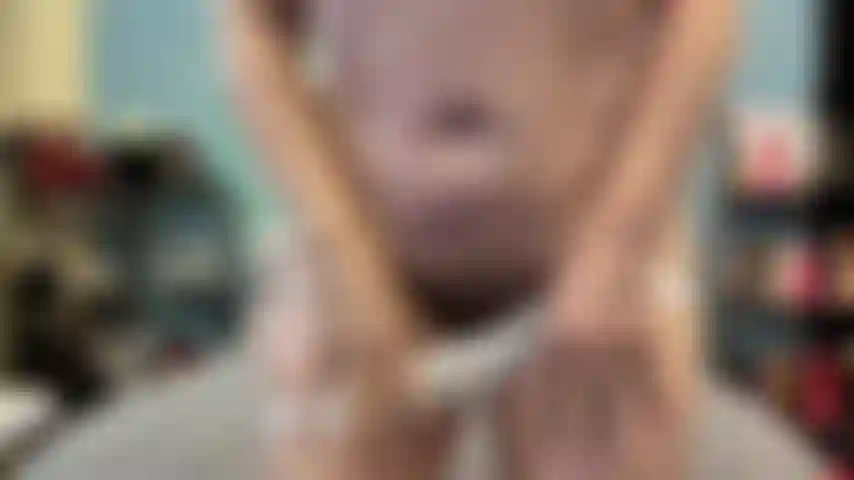 ( Gs.642) GoldieStar se produit dans un spectacle d'or - 11:01 minutes. Gros seins, belle-fille, talons hauts cloutés noirs, chatte poilue, squirting, jouet interactif, anal, dp, godes tous blancs (25/06/2022).