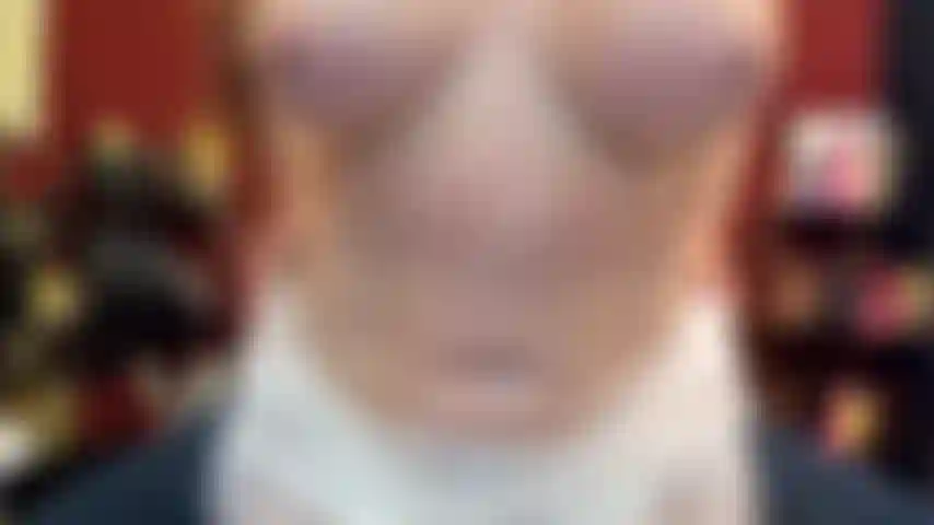 ( Gs.555) GoldieStar se produit dans un spectacle d'or - 11:01 minutes. Gros seins, belle-fille, chatte poilue, propos grossiers, squirting, gros gode rose, pieds nus, huile, anal, dp (5/12022).