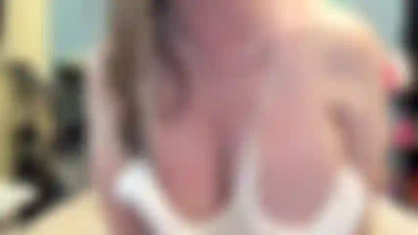 ( Gs.611) GoldieStar se produit dans un spectacle d'or - 11:01 minutes. Gros seins, gilf, chatte poilue, pieds nus, squirting, gros cul, succion, jouet interactif, anal, dp, godes tous blancs (10/06/2022).