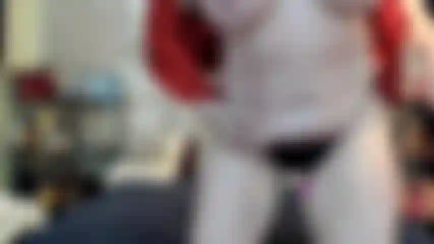 ( Gs.831) GoldieStar se produit dans un spectacle d'or - 12 minutes. Talons hauts cloutés noirs, chatte poilue, gros seins, gros cul, squirting, anal, dp (04/12/2022).