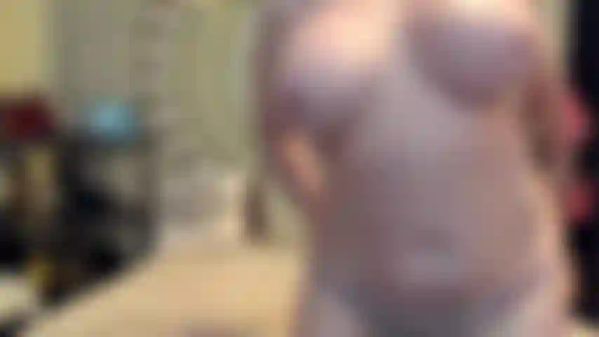 ( Gs.832) GoldieStar se produit dans un spectacle d'or - 10:01 minutes. Gros seins, gros cul, chatte poilue, jouet interactif, squirting, anal, dp (04/12/2022).