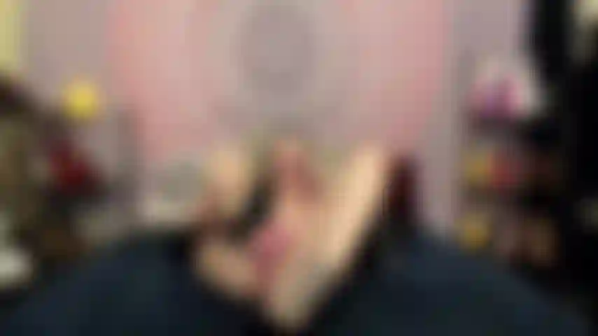 ( Gs.366) GoldieStar se produit dans un spectacle d'or. Roleplay (appelant tous les gars dans la pièce par leur nom...) 12 Minutes. Talons hauts cloutés de strass noirs, gros seins, milf, jouet interactif, squirting, anal, dp, jeu de rôle (12/4/2021).