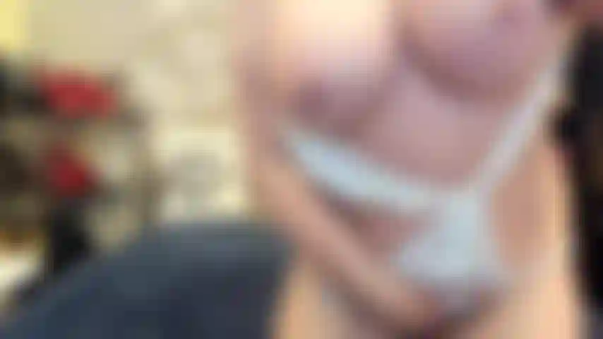 ( Gs.427) GoldieStar se produit dans un spectacle d'or. Roleplay (appelant tous les gars dans la pièce par leur nom...) 9 Minutes. Tenue blanche, gros seins, gilf, huile, chatte poilue, jouet interactif, jeu de mésanges, anal, dp (16/01/2022).