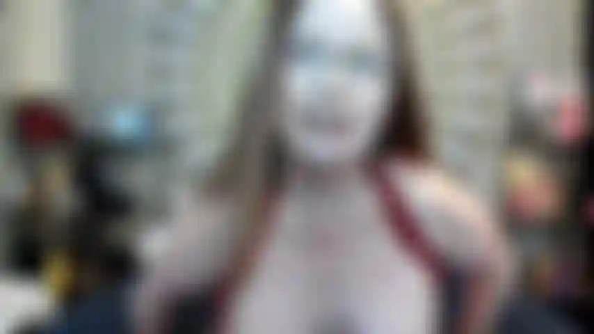 ( Gs.857) GoldieStar se produit dans un spectacle d'or - 10 minutes. Gilf, gros seins, gros cul, chatte poilue, talons cristallins, squirting (15/12/2022).