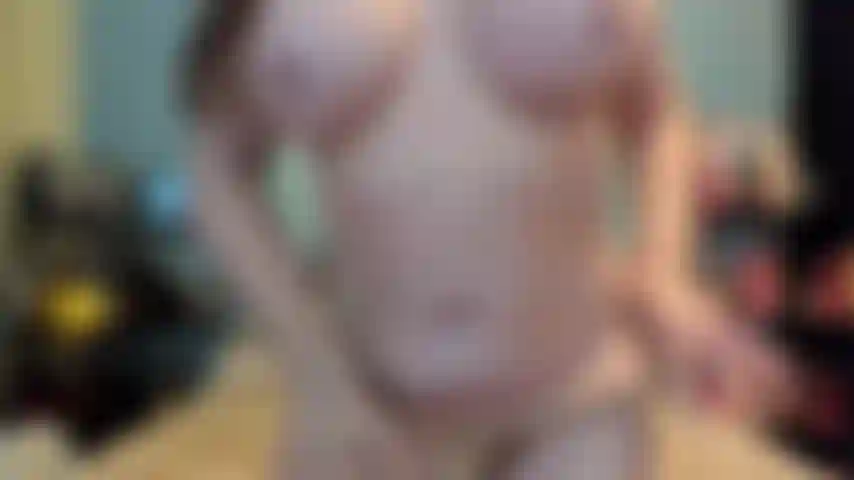 ( Gs.926) GoldieStar se produit dans un spectacle d'or - 10 minutes. Anal, dp, godes tous blancs, chatte écartée, gros seins, gros cul, gilf, chatte poilue, squirting (29/02/2023).