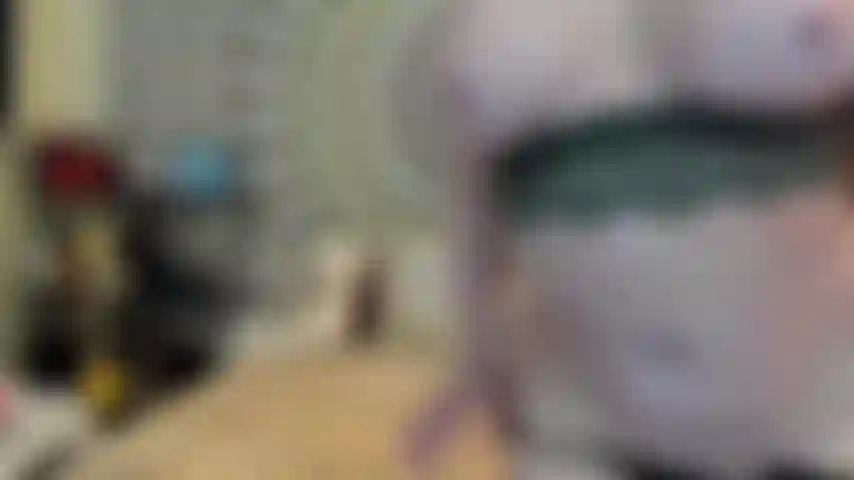 ( Gs.869) GoldieStar se produit dans un spectacle d'or - 9:01 minutes. Soutien-gorge sans bonnets, pieds nus, gros seins, chatte poilue, squirting, jouet interactif, gros gode rose, anal, dp (18/12/2022).