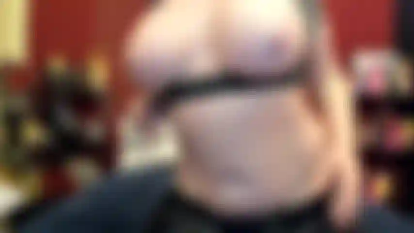 ( Gs.553) GoldieStar se produit dans un spectacle d'or - 9:01 minutes. Gros seins, belle-fille, jouet interactif, chatte poilue, éjacule, pieds nus, anal, dp, jouet interactif anal, godes tous blancs (01/05/2022).