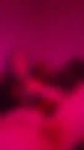 Une longue vidéo de masturbation, avec un piercing au clitoris, de la pénétration et une pure excitation.
