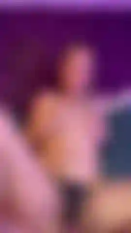 pasame la lengua por mi coo mientras me toco mis tetas