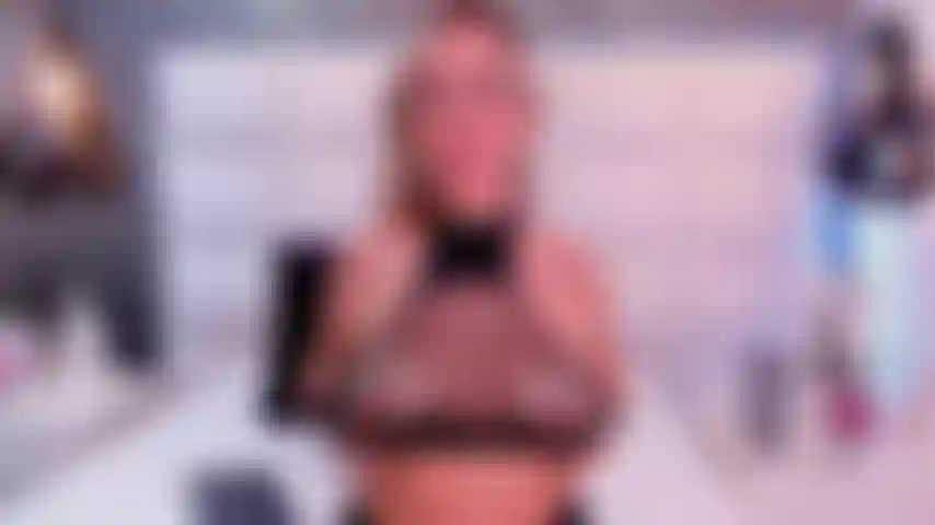 Une pipe couchée, je baise mon visage, je me lèche les pieds et je baise ma chatte, ahegao.