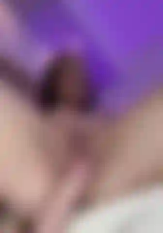 Roso mon gode avec le clitoris.