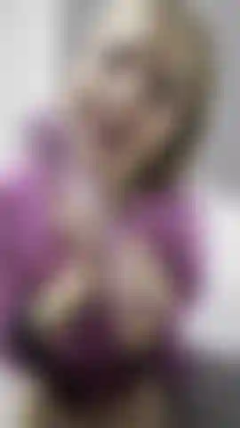 Viens ici, essayons mon nouveau jouet.