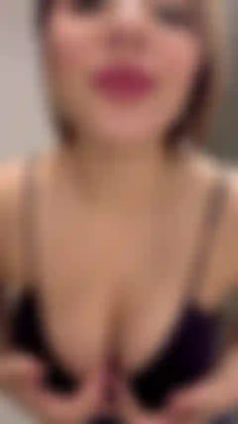 Ta bite entre mes seins.