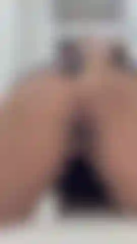 PLAYING A LITTLE WITH MY BIG ASS