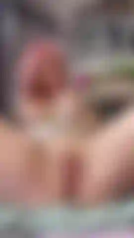 Jeu de chatte juteuse - regarde-moi écarter les lèvres juteuses de ma chatte pour toi et jouer avec mon clitoris jusqu'à ce que je jouisse !