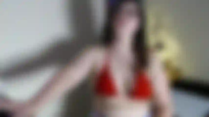 Regarde mes jolis petits pieds :).